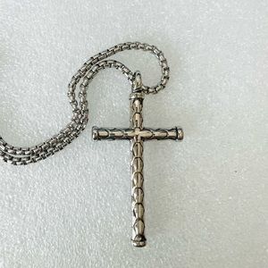Men’s stainless steel knot art Cross pendant necklace